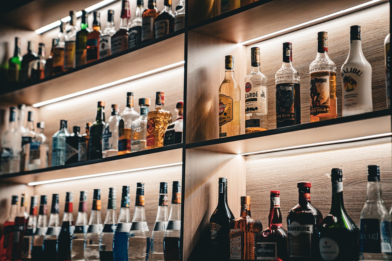 お酒をやめると血圧が下がる理由とその効果は？